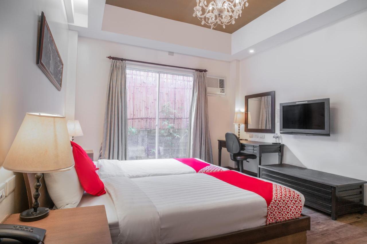 Oyo 579 Anisabel Suites Davao Экстерьер фото