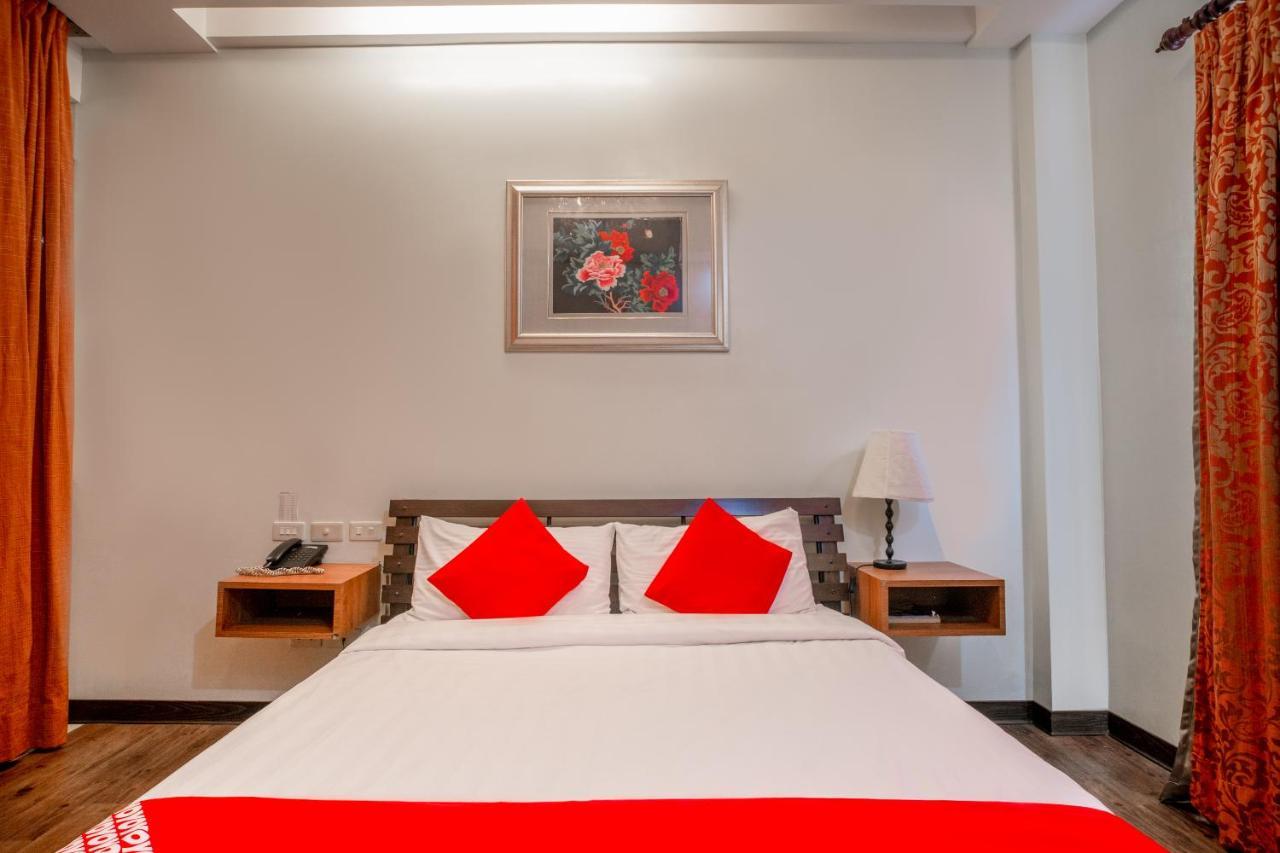 Oyo 579 Anisabel Suites Davao Экстерьер фото