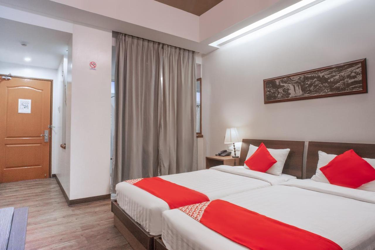 Oyo 579 Anisabel Suites Davao Экстерьер фото