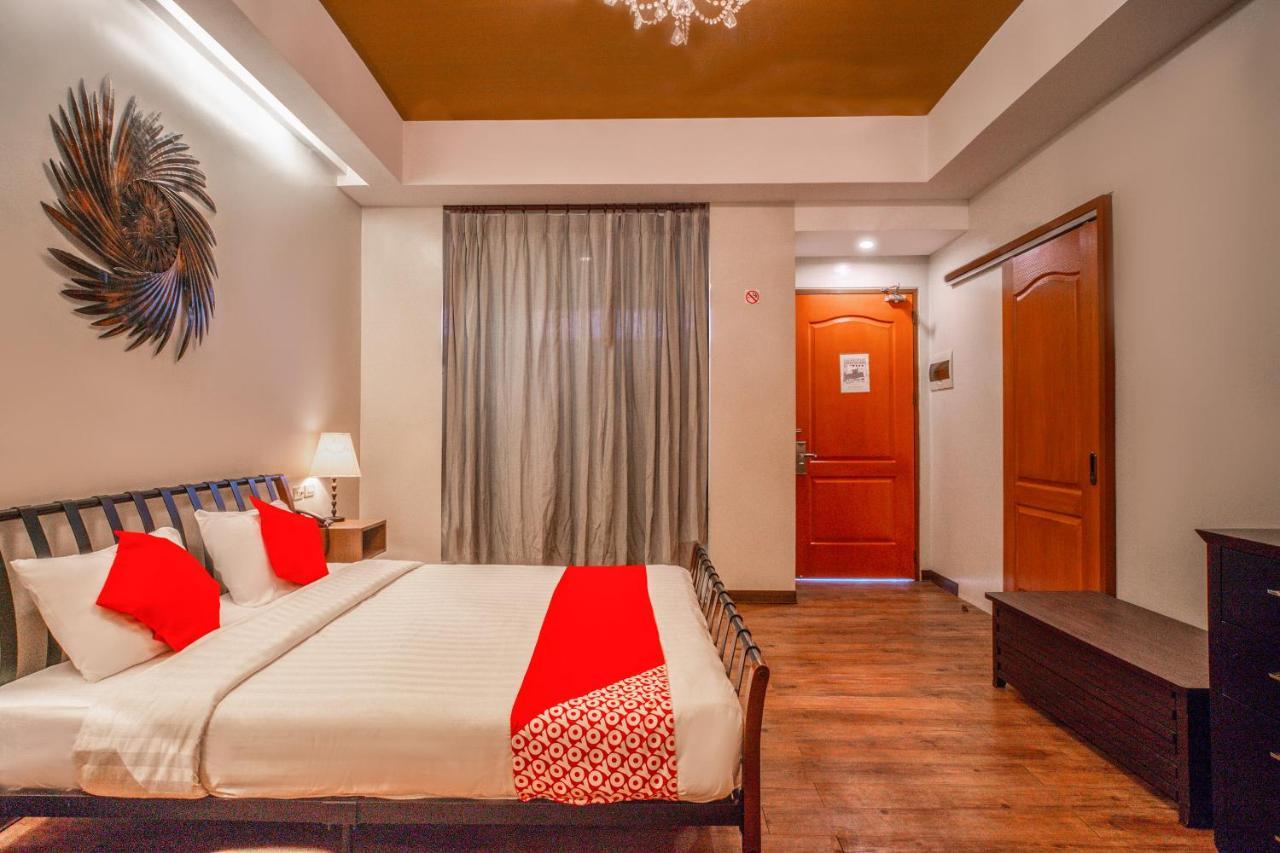 Oyo 579 Anisabel Suites Davao Экстерьер фото